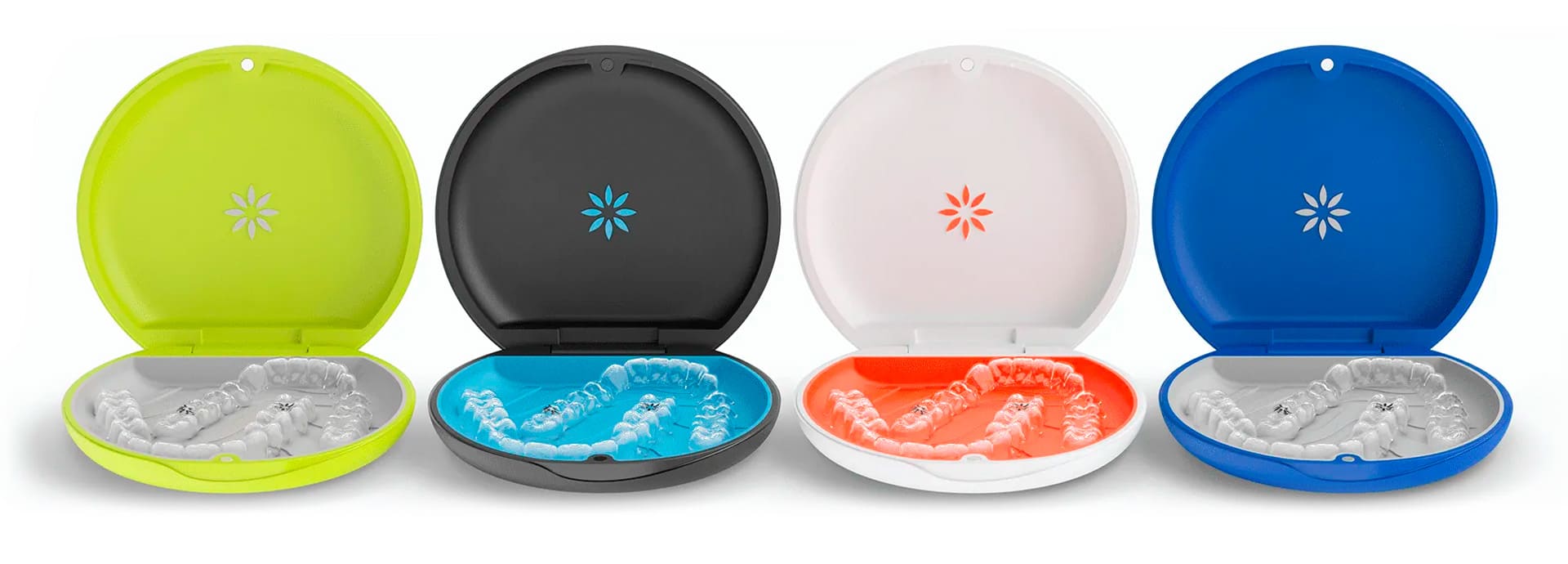 Neviditeľné zubné strojčeky Invisalign